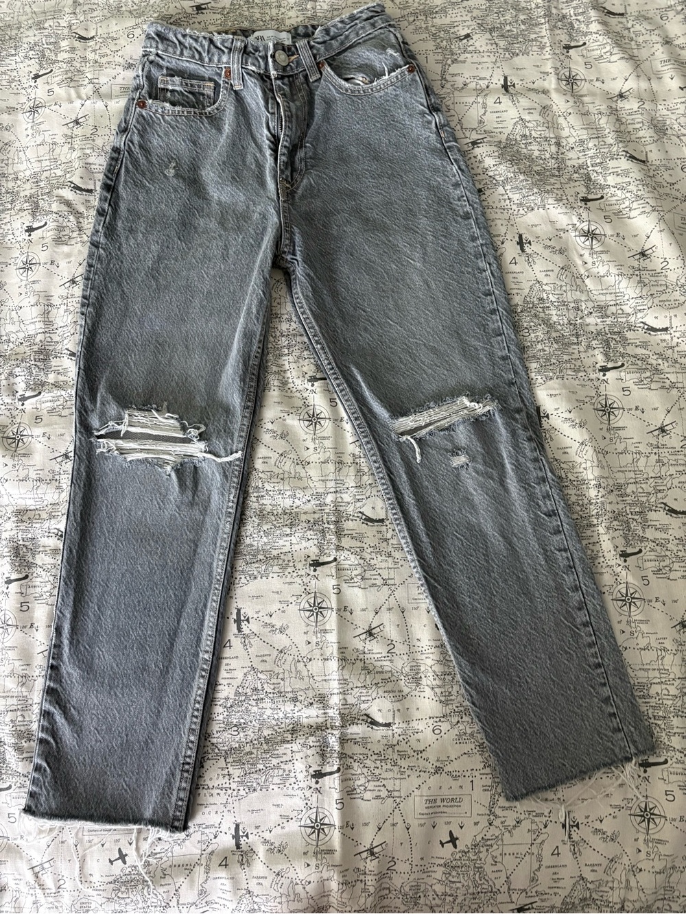 Zara Light Gray Ripped Boyfriend Jeans